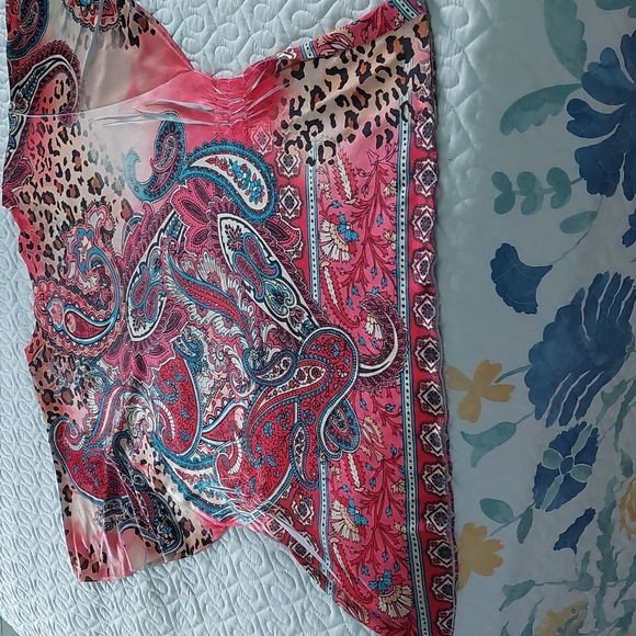 Appropriate Behavior top - Picture 3 of 3